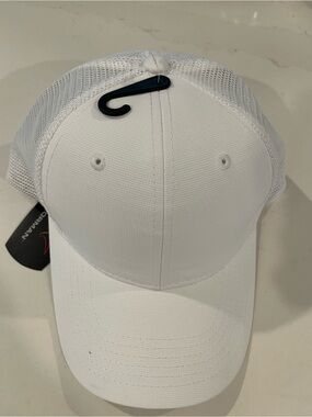 Greg Norman Collection White Mesh Back Trucker Cap NWT 🦈 ⛳️